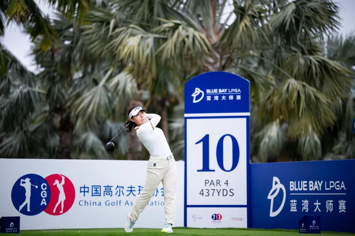 世界杯直播平台-中国军团全线飘红！张维维刘依一等3人领跑LPGA-蓝湾大师赛|黄裕敏|刘钰|殷若宁|安梓宁|球员_新浪体育_新浪新闻