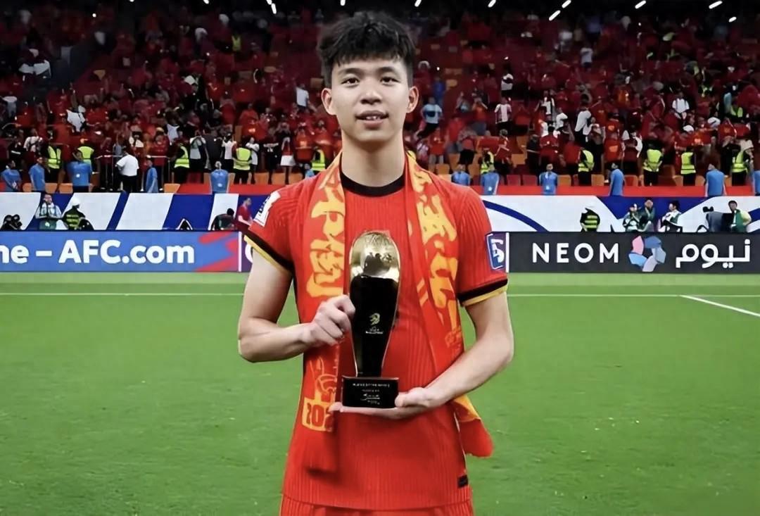 世界杯app下载-中国球员历史首次，王钰栋球探报告来了，评分7分，模板巴西国脚