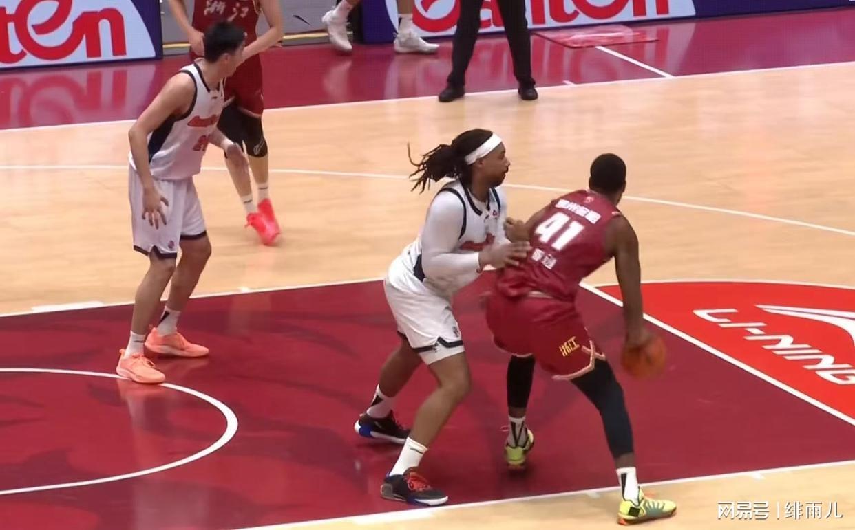 世界杯直播平台-广东队最新消息！杜锋保不住萨林杰，朱芳雨瞄准两大新内线！